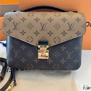 Louis Vuitton Reverse Pochette Métis